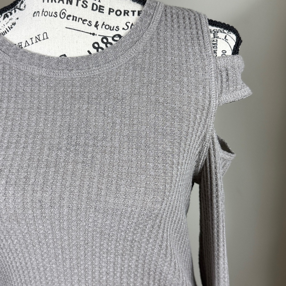 Bear Dance Textured Knit Top - Picture 2 of 7